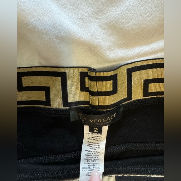 Versace cycle shorts size 2 - Picture 3 of 6